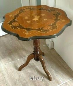 Beautiful Vintage Italian Floral Inlaid Lacquered Side Occasional Tripod Table