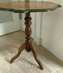 Beautiful Vintage Italian Floral Inlaid Lacquered Side Occasional Tripod Table