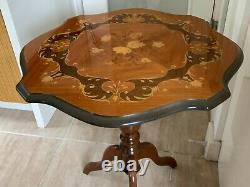 Beautiful Vintage Italian Floral Inlaid Lacquered Side Occasional Tripod Table