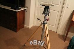 Chicago Majestic Vintage Wood/Aluminum Tripod with 6x7 Pan and Tilt Head #899
