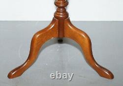 Elegant Pair Of Vintage Mahogany Tripod Lamp Side End Wine Occasional Tables