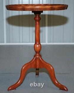 Lovely Vintage Walnut Pie Crust Edge Tripod Lamp Side End Wine Table Three Leg