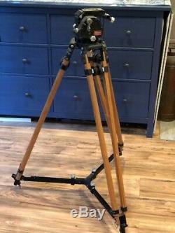 O'connor fluid head Model 30 complete with wood legs, vintage tripod