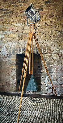 PAR56 Vintage-style Theatre Light on Wooden Tripod