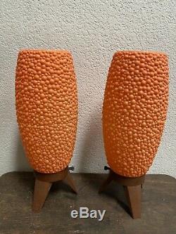 Pr Vtg Mid Century Modern Plastic Orange Beehive Atomic Tripod Lamps