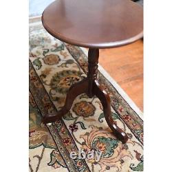 Queen Anne Mahogany Wooden Tripod Footed Small Table Bombay Co. Traditional