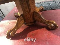 RARE OVAL Oak Coffee Table Tripod Pedestal Unique Grains Lion Bear Paws Vintage