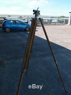 Vintage Kern Aarau Switzerland Wooden & Aluminium Tripod & Surveyor's Level