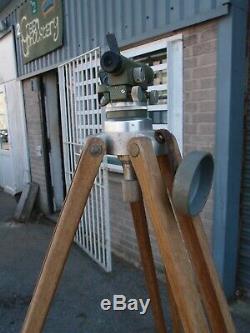 Vintage Kern Aarau Switzerland Wooden & Aluminium Tripod & Surveyor's Level