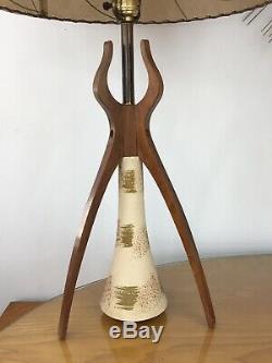 Vintage MID Century Atomic Tripod Lamp! 50's