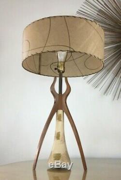 Vintage MID Century Atomic Tripod Lamp! 50's