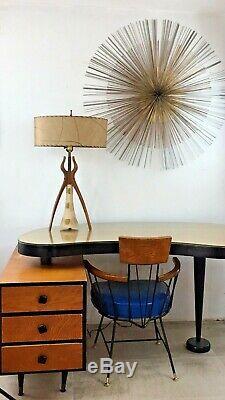 Vintage MID Century Atomic Tripod Lamp! 50's