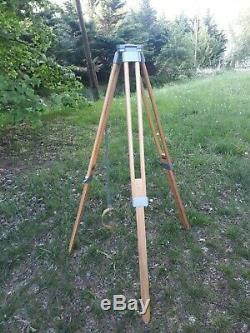 Vintage wooden tripod in extraordinaty good gondition photo stand