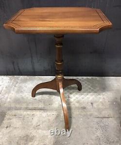 Vtg. Hitchcock Furniture Tripod Cherry Lamp/Candle Table/Stand Stenciled Border