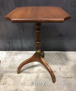 Vtg. Hitchcock Furniture Tripod Cherry Lamp/Candle Table/Stand Stenciled Border