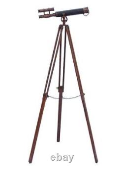 18 Télescope nautique en laiton antique avec trépied en bois debout