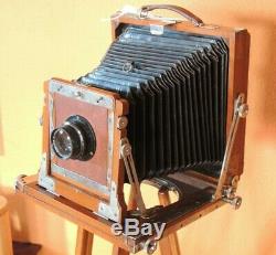 Antique Vintage Field Camera En Bois Avec Hugo Meyer Lens Et Trépied En Bois
