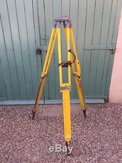 Arpenteur-trépied En Bois Old Vintage Cts