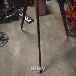 Bois Vintage Et Laiton Arpentant Trépied-awesome Survivant-awesone Patina