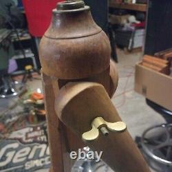 Bois Vintage Et Laiton Arpentant Trépied-awesome Survivant-awesone Patina