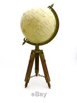Carte Du Monde De Style Vintage / Antique Ornement Globe Sur Le Trépied En Bois Et En Laiton