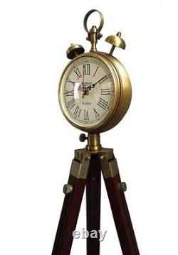 Horloge antique vintage magnifique faite à la main pour la décoration d'intérieur avec un support trépied en bois.