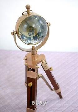 Horloge de bureau en laiton sur trépied en bois finition antique marron mécanisme d'horloge