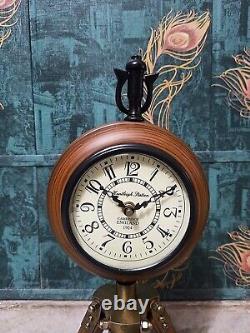 Horloge de bureau vintage en bois et laiton avec trépied - Décoration pour la maison et le bureau, style nautique.