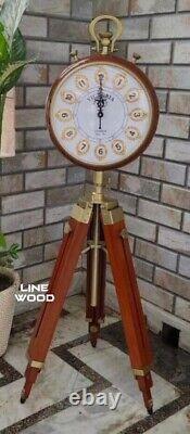 Horloges de bureau en bois de style ancien sur trépied en laiton pour grands-pères