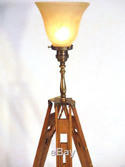 Lampadaire / Lampadaire Vintage En Bois Avec Trépied Edison Uplight Déclaration Unique En Son Genre