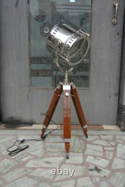 Lampe De Plancher De Lampe De Recherche Studio Industriel Vintage Avec Trépied En Bois Nautique Gif