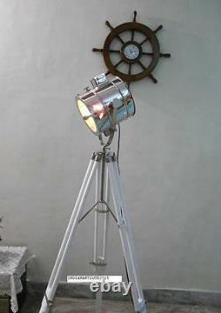 Lampe De Recherche D'étage Vintage Avec Lampe En Bois De Trépied Blanc