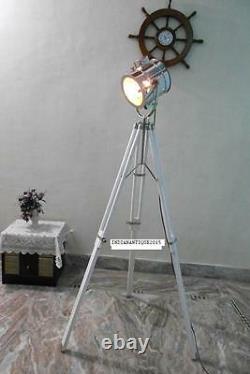 Lampe De Recherche D'étage Vintage Avec Lampe En Bois De Trépied Blanc