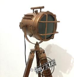 Lampe De Recherche Trépied De Finition Antique En Cuivre Vintage Avec Support En Bois Sea L