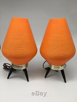Lampe De Table Vintage En Orange Avec Abat-jour Trépied Atomic MID Century Atomic Beehive
