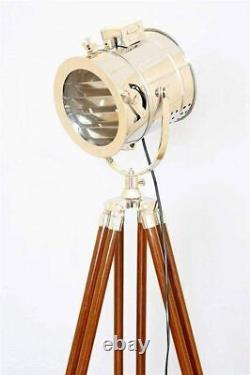 Lampe de plancher à trépied en bois avec un projecteur en laiton vintage antique