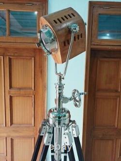 Lampe de plancher vintage à grand trépied de projecteur en bois pour éclairage de bureau à domicile