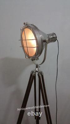 Lampe de scène de cinéma Strand avec trépied et support en bois