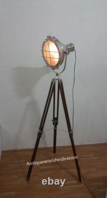 Lampe de scène de cinéma Strand avec trépied et support en bois