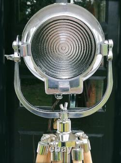 Lampe de scène de théâtre et de cinéma Vintage Strand Electric Patt 123 sur trépied en teck