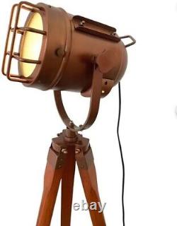 Lampe de sol en bois design trépied projecteur en laiton vintage pour la décoration