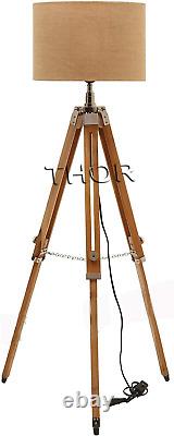Lampe de sol trépied en bois de teck classique vintage avec abat-jour nautique pour la décoration intérieure