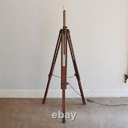 Lampe de sol trépied industrielle vintage, lampe en bois et laiton à hauteur réglable, 118cm.