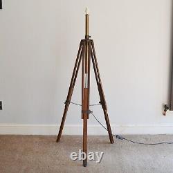 Lampe de sol trépied industrielle vintage, lampe en bois et laiton à hauteur réglable, 118cm.