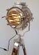 Lampe De Sol Vintage Hollywood Collectible Spotlight Trépied En Bois Lourd Et Grande Lumière.