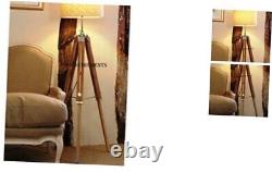 Lampe sur pied trépied en bois de teck classique et vintage pour décor nautique d'intérieur