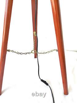 Lampe sur pied trépied en bois vintage brun avec finition antique polonaise lampe de décoration
