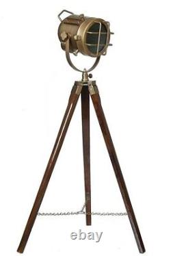 Lampe trépied sur pied de sol projecteur lumineux antique de studio nautique vintage de phare de recherche