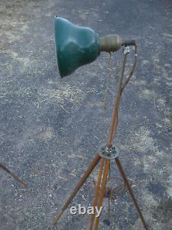 Paire (2) Vintage Antique Industrielle Industrielle Réglable Bois Trépied Lampes Ombres Vertes