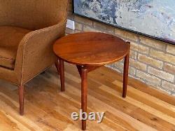 Table d'appoint en bois de noyer à trépied Jens Risom Design Inc Knoll DWR Vtg Danish Mcm